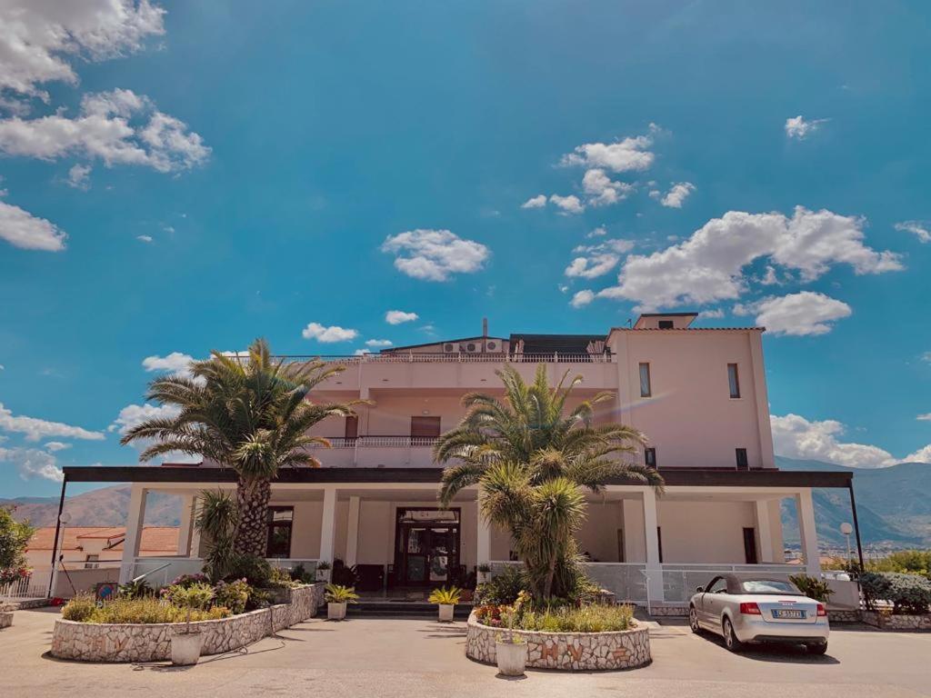 Hotel Vallisdea Сала-Консіліна Екстер'єр фото