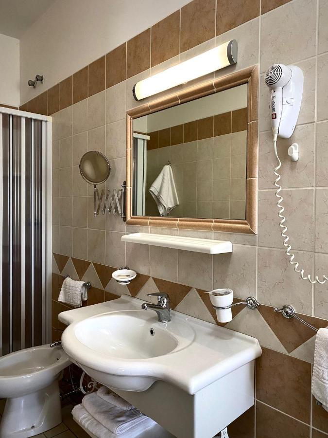 Hotel Vallisdea Сала-Консіліна Екстер'єр фото